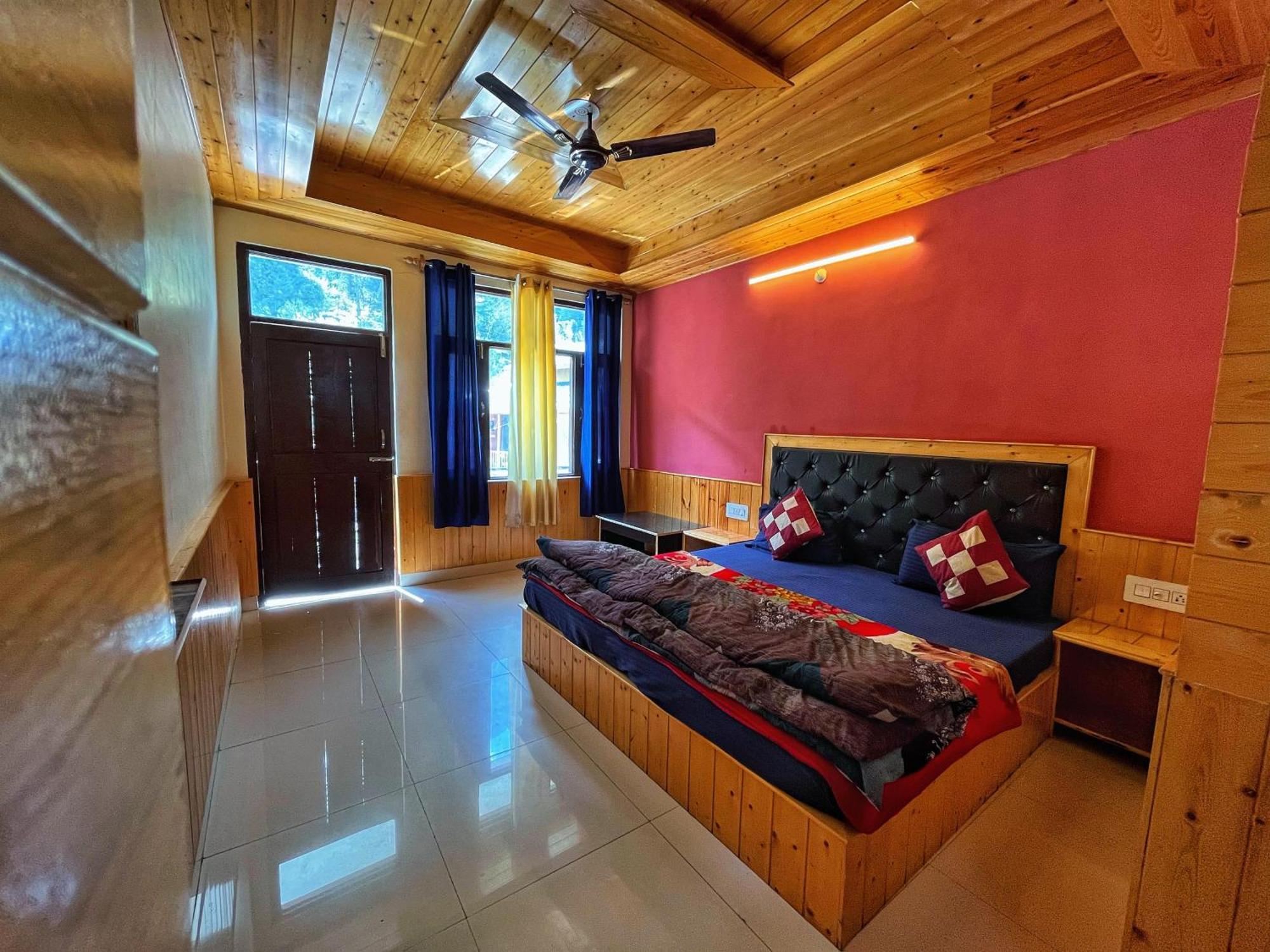 Homestay Blue Moon Kasol