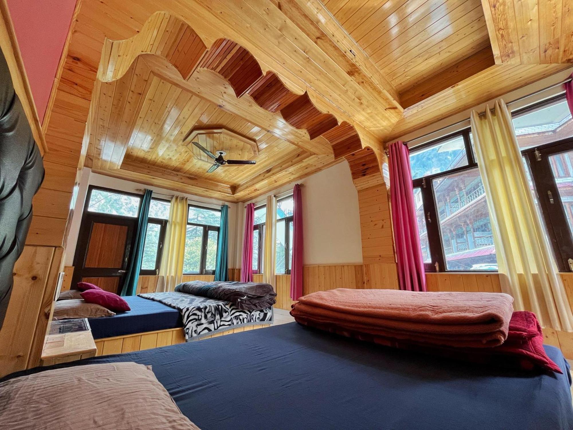 Blue Moon Homestay *